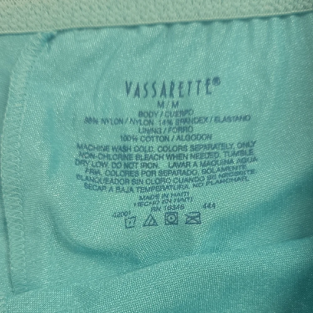 Vassarette Boy Short Panties NWOT - Picture 2 of 2